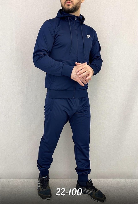 Тонкие женские костюмы