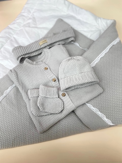 Весенние осенние вязаные детские комплекты на выписку