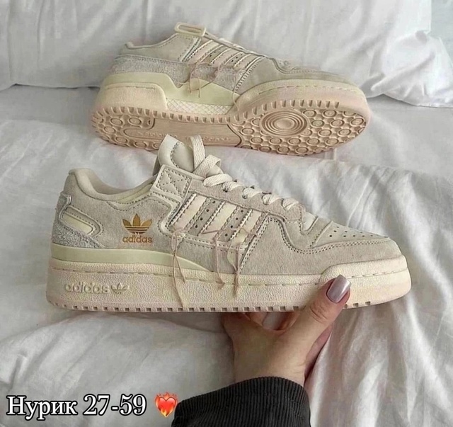 Повседневные отличные женские кеды