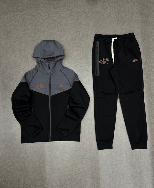 Мужские костюмы