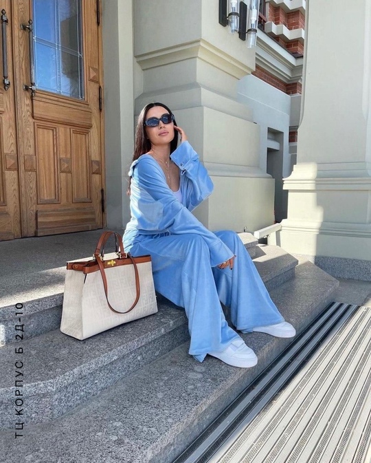 Женские костюмы