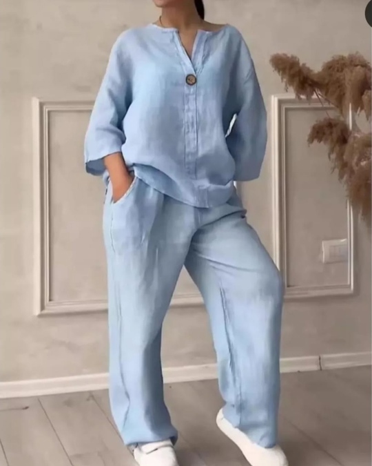 Льняные женские костюмы