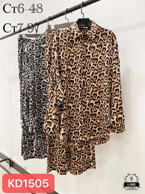 Женские костюмы со стразами