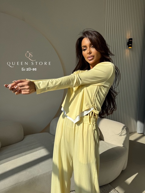 Современные повседневные уютные стильные женские костюмы