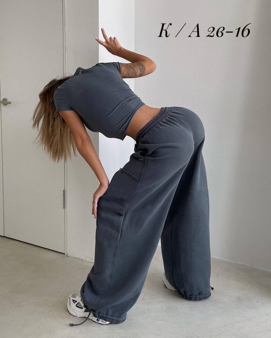 Трендовые женские костюмы