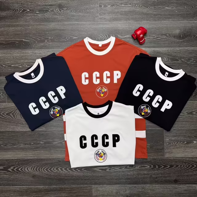 Модные мужские футболки
