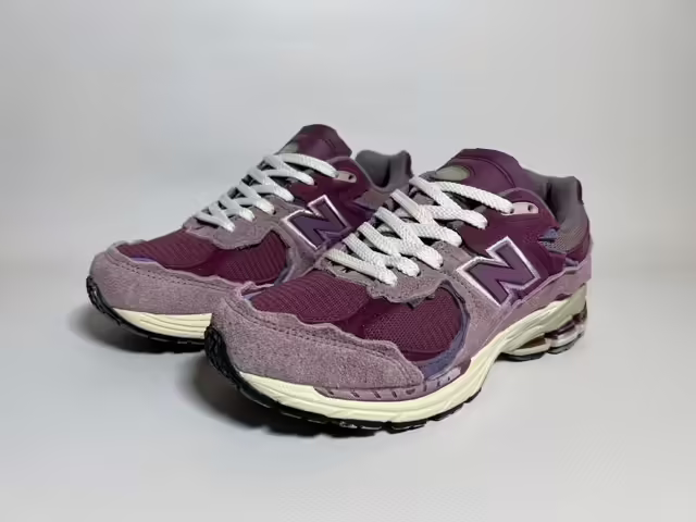 Женские кроссовки