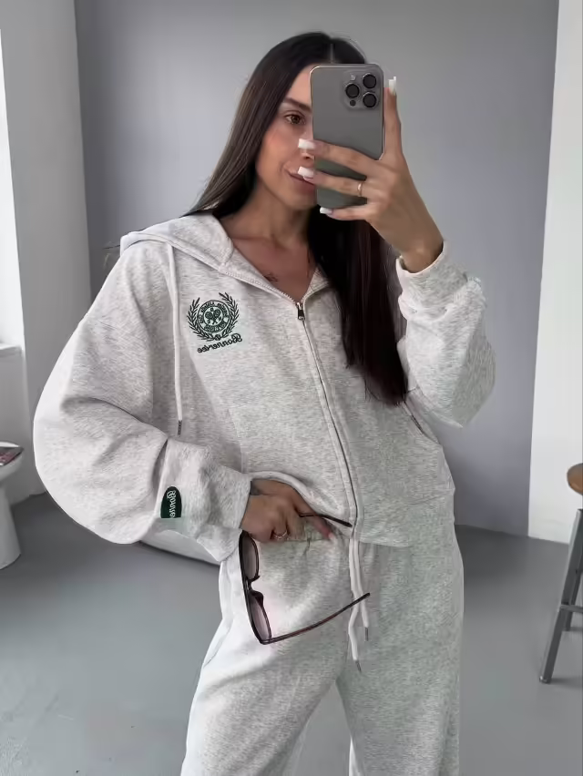 Крутые женские костюмы