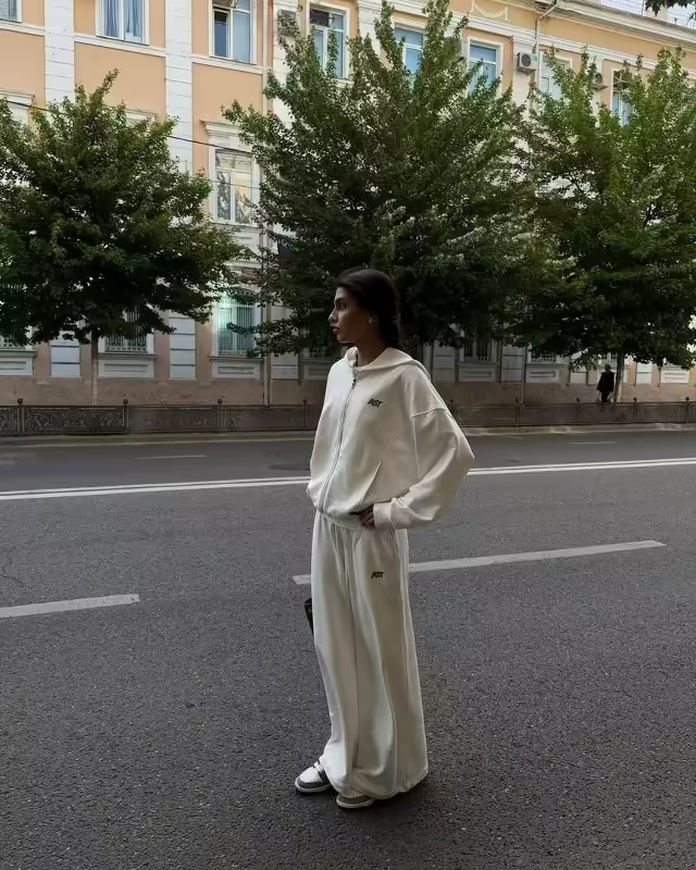 Женские костюмы