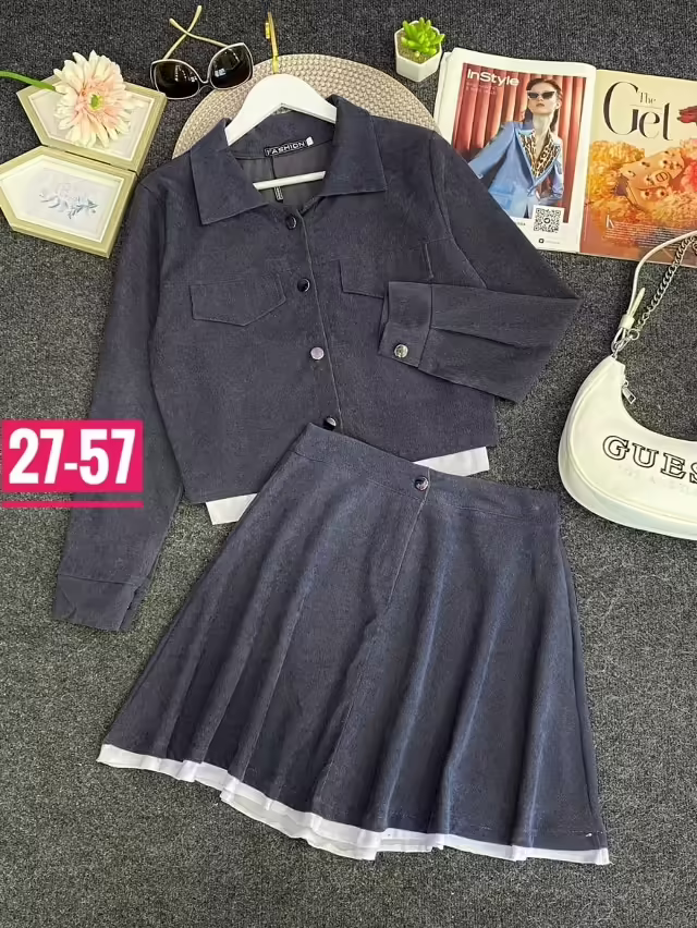 Женские костюмы