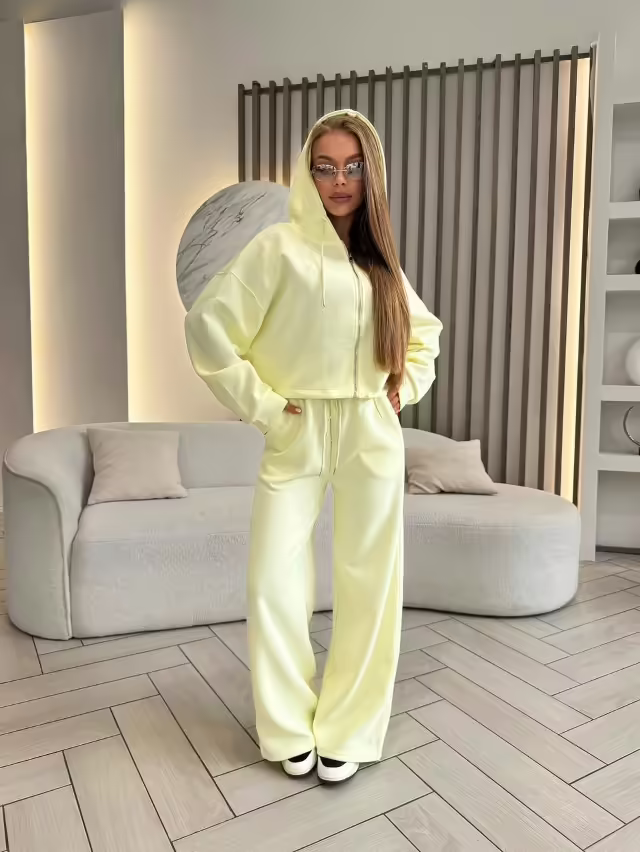 Женские костюмы