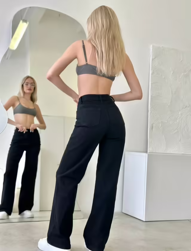 Женские джинсы