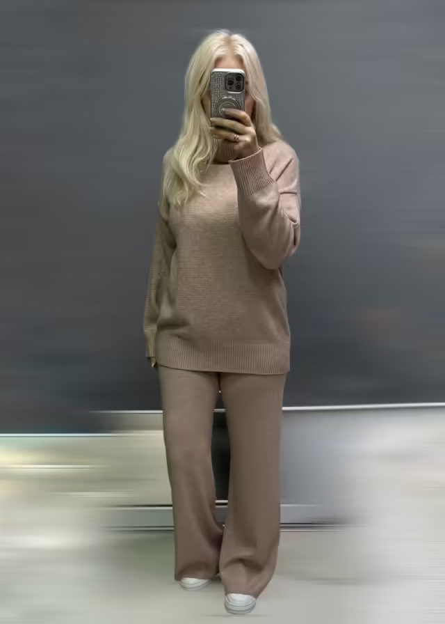 Стильные женские костюмы