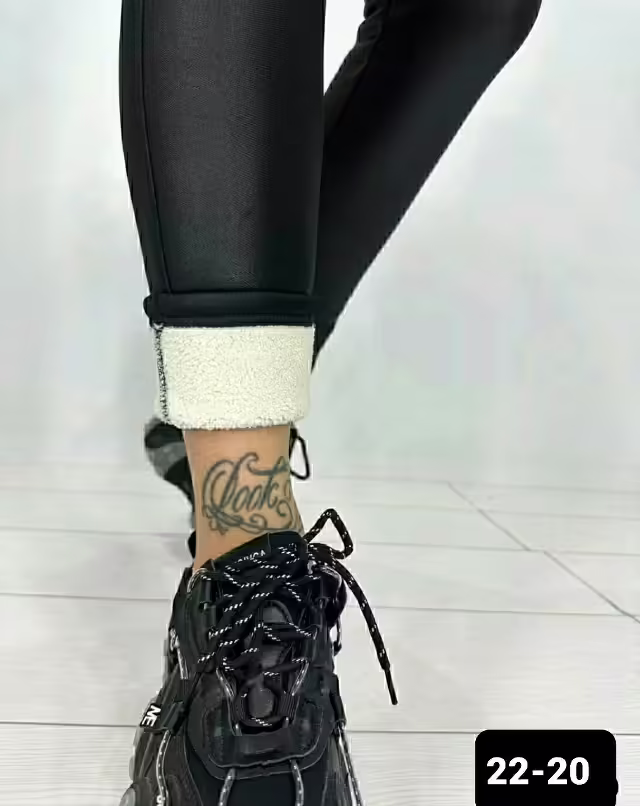 Матовые женские легинсы с мехом