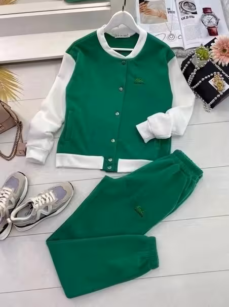 Женские костюмы lacoste