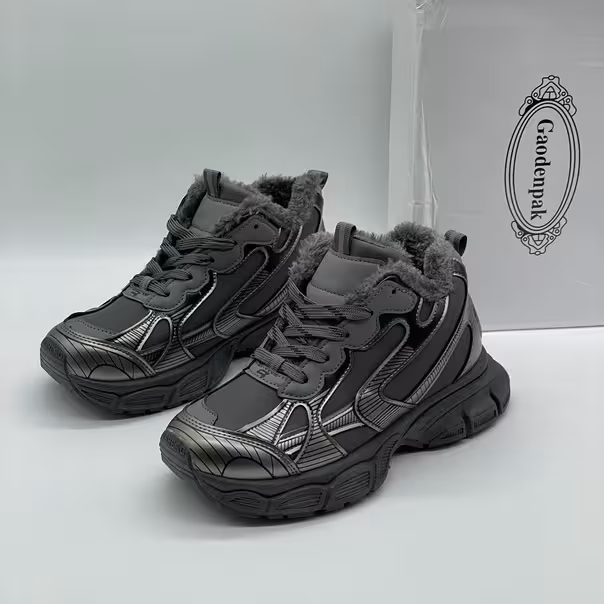 Женские кроссовки
