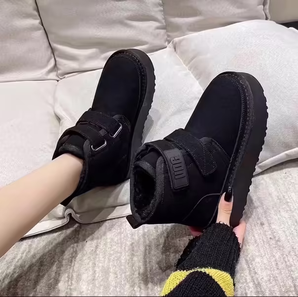 Зимние женские угги