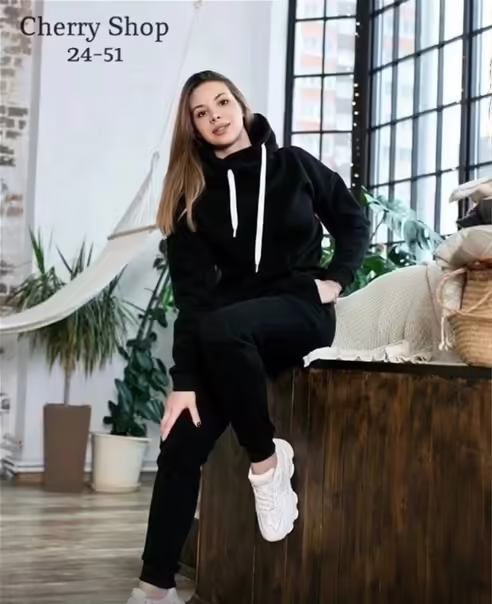Стильные женские костюмы