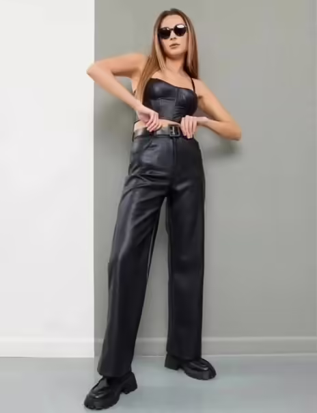 Классические женские брюки из экокожи
