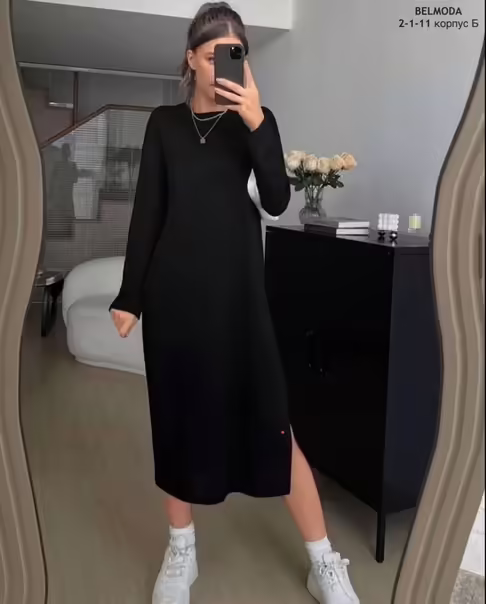 Женские платья с вырезом