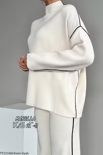Стильные женские костюмы