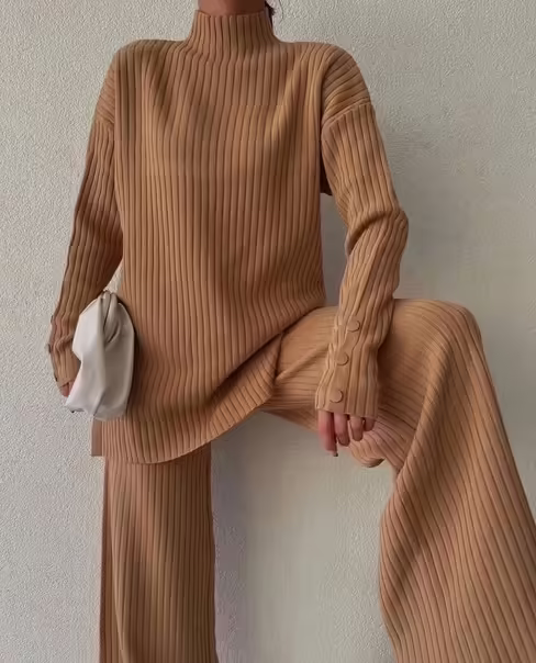 Нереальные красивые плотные женские костюмы лапша