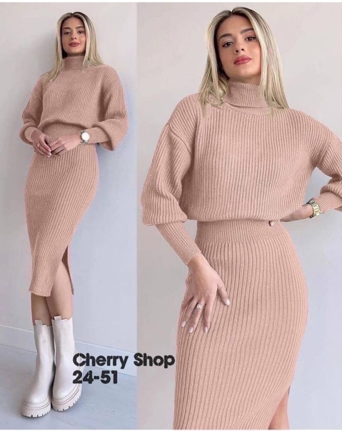 Стильные женские костюмы